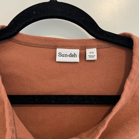 Aritzia Sun-deh Cropped Long Sleeve Top - Picture 3 of 4